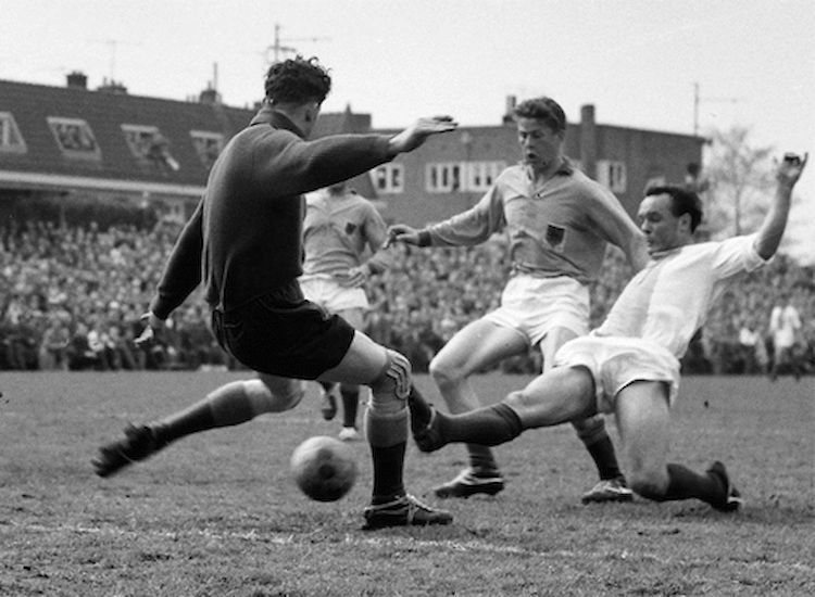Derby's tegen De Volewijckers